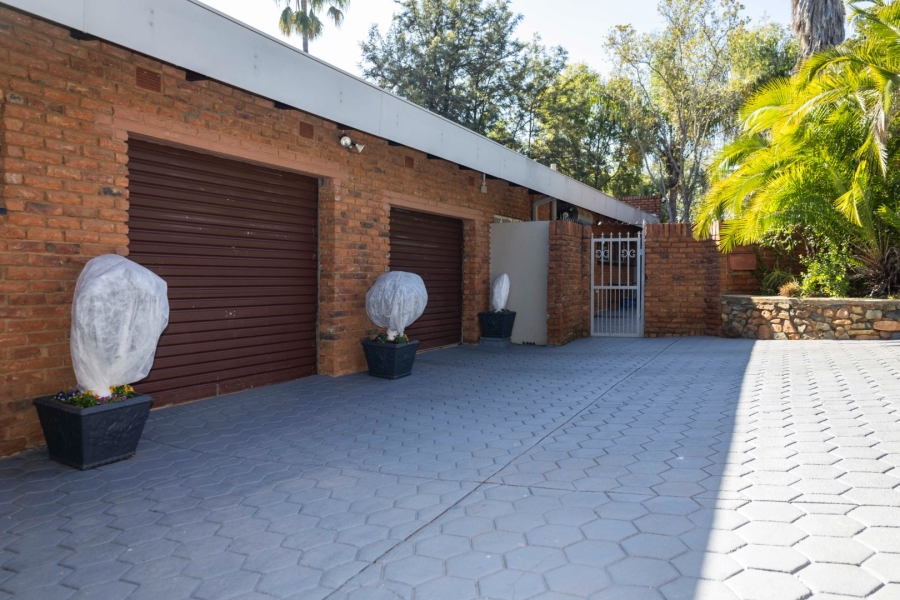 To Let 4 Bedroom Property for Rent in Ifafi North West